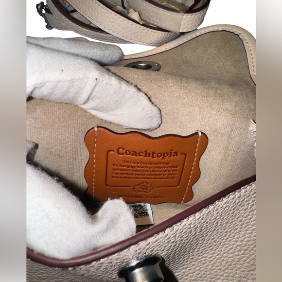 Mini Wavy Dinky Bag In Coachtopia Leather in Cloud NWT - Picture 9 of 12